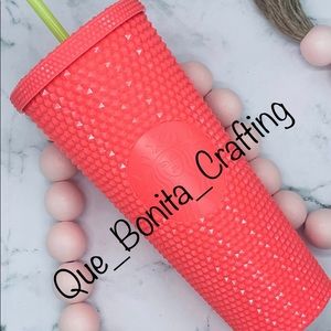 Dragon Fruit Starbucks studded summer 2022 release
NWT/NEW
Starbucks